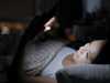 Utiliser votre téléphone portable au lit augmente-t-il votre risque de cancer colorectal ?